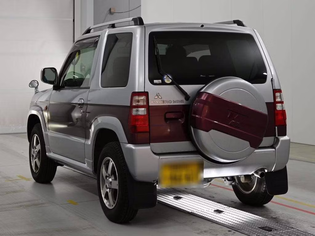 MITSUBISHI PAJERO MINI
