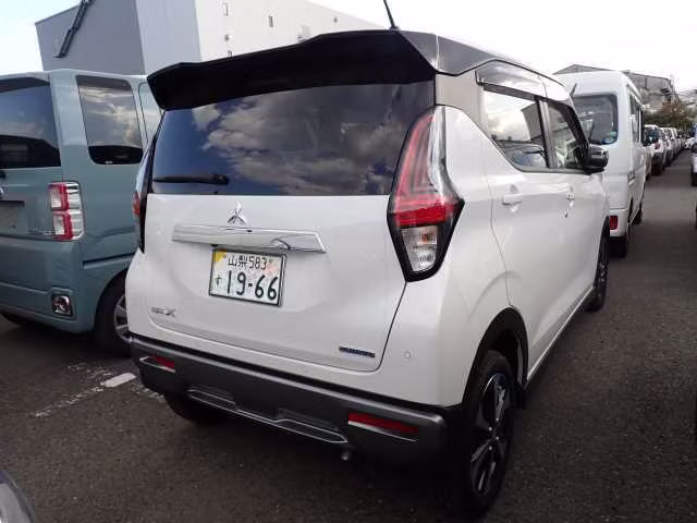 MITSUBISHI EK X
