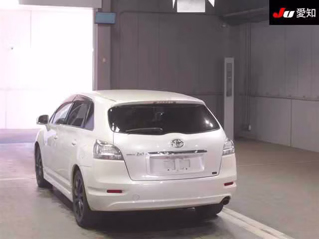 TOYOTA MARK X ZIO