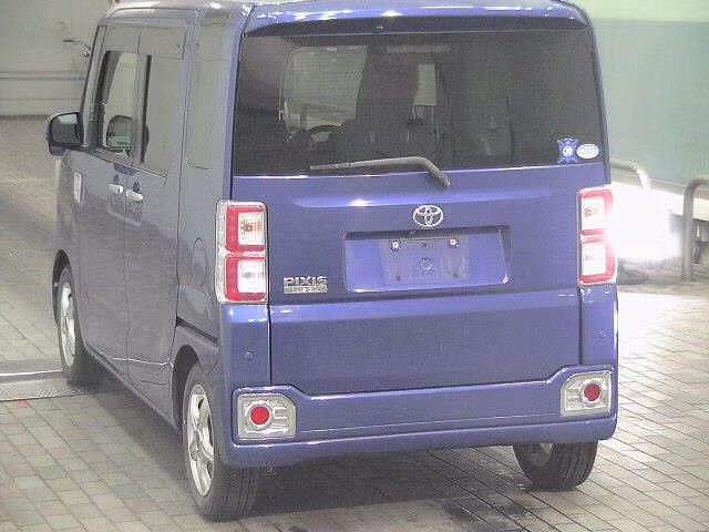 TOYOTA PIXIS MEGA