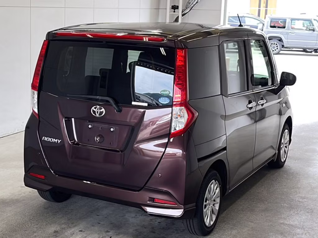 TOYOTA ROOMY