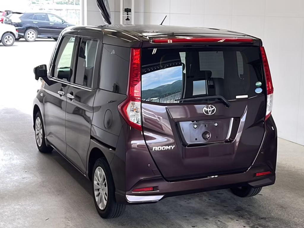 TOYOTA ROOMY