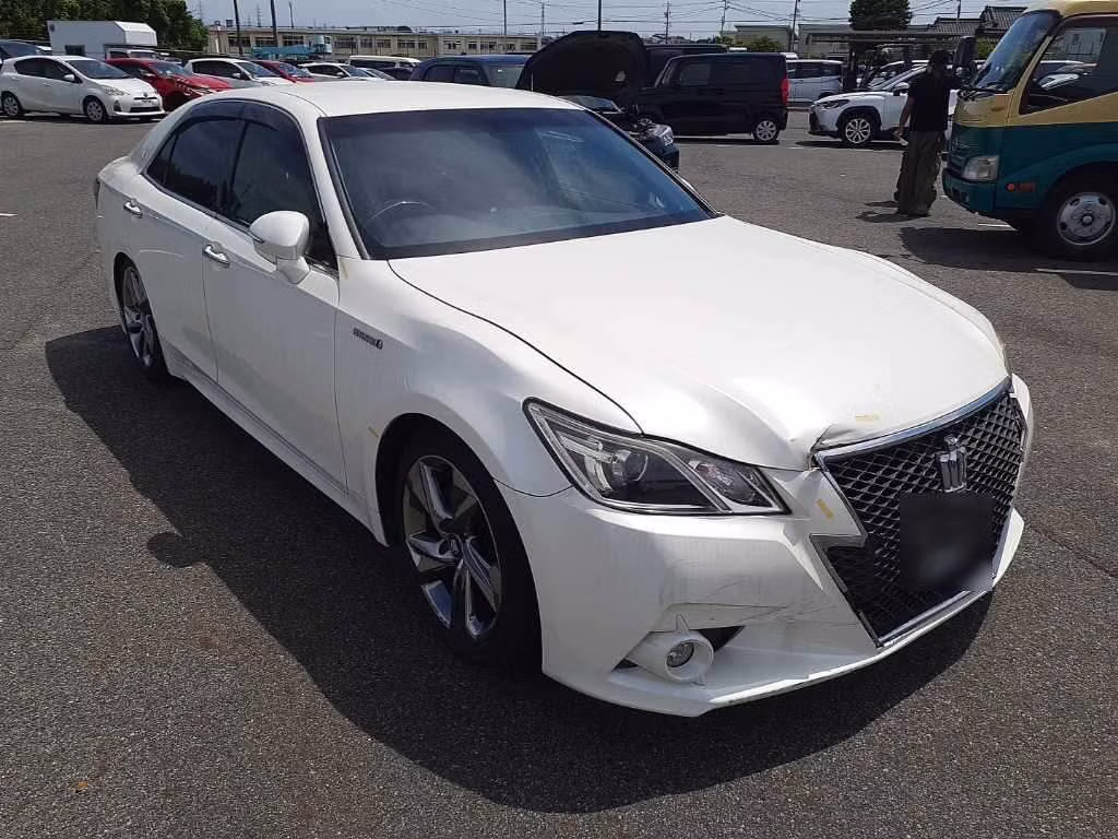 TOYOTA CROWN