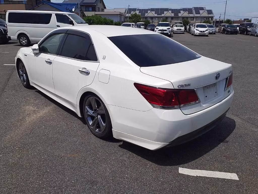 TOYOTA CROWN