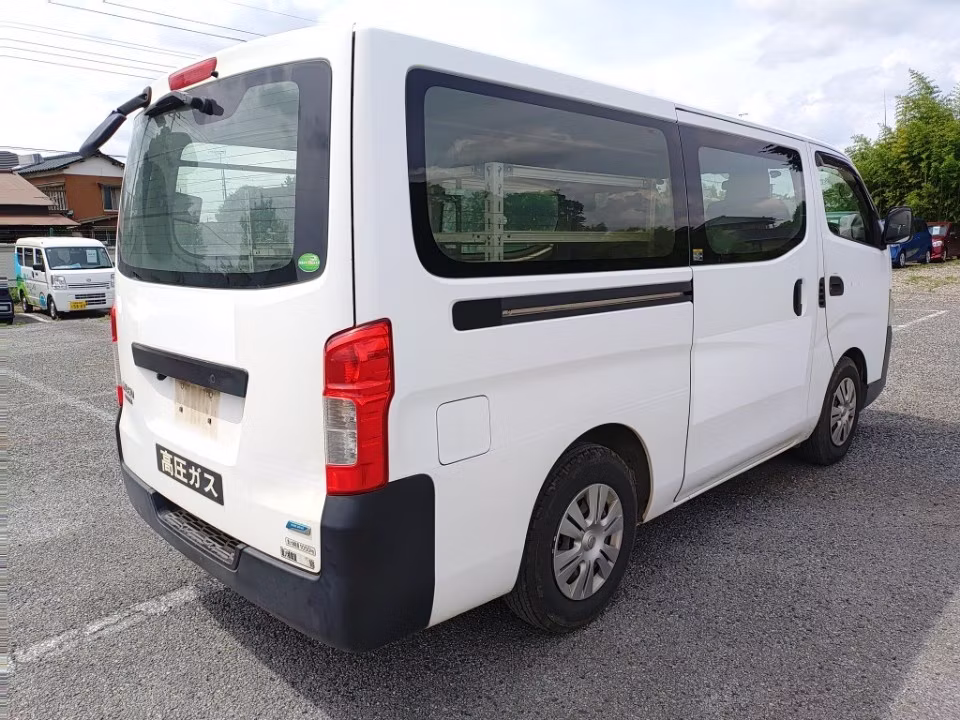 NISSAN NV350 CARAVAN