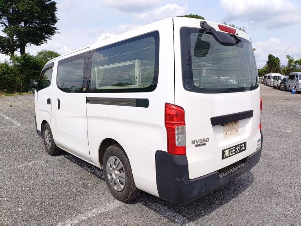NISSAN NV350 CARAVAN