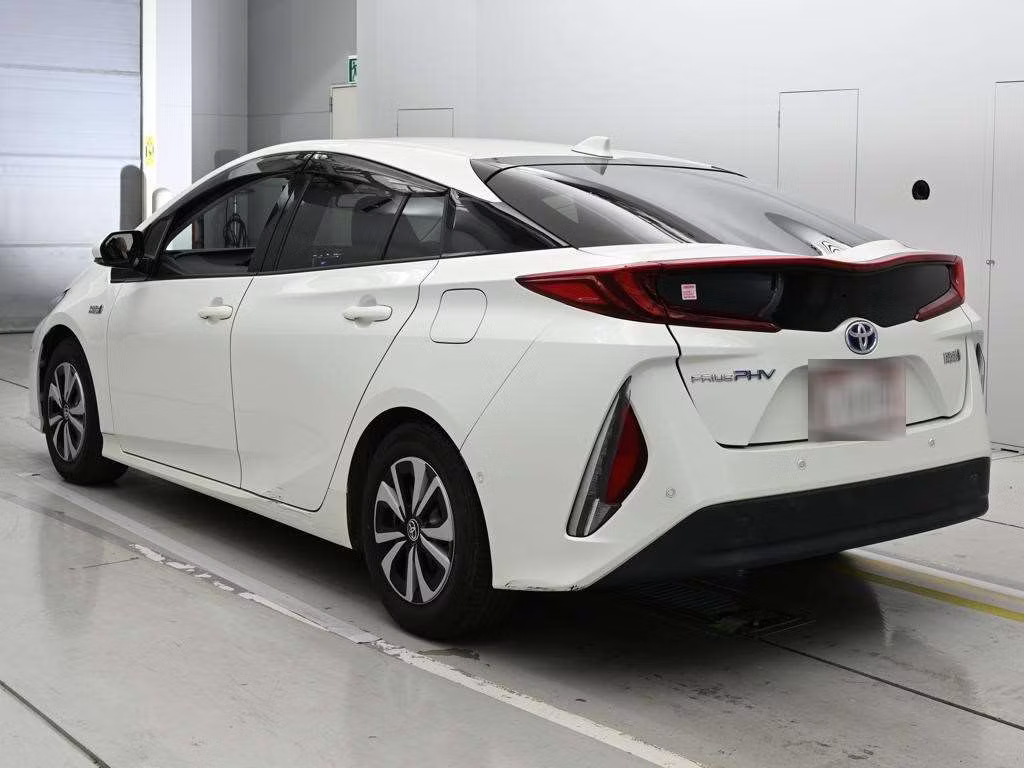 TOYOTA PRIUS PHV