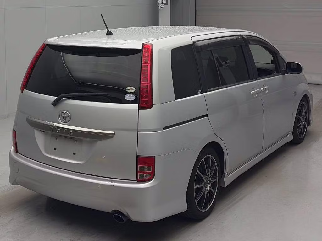 TOYOTA ISIS