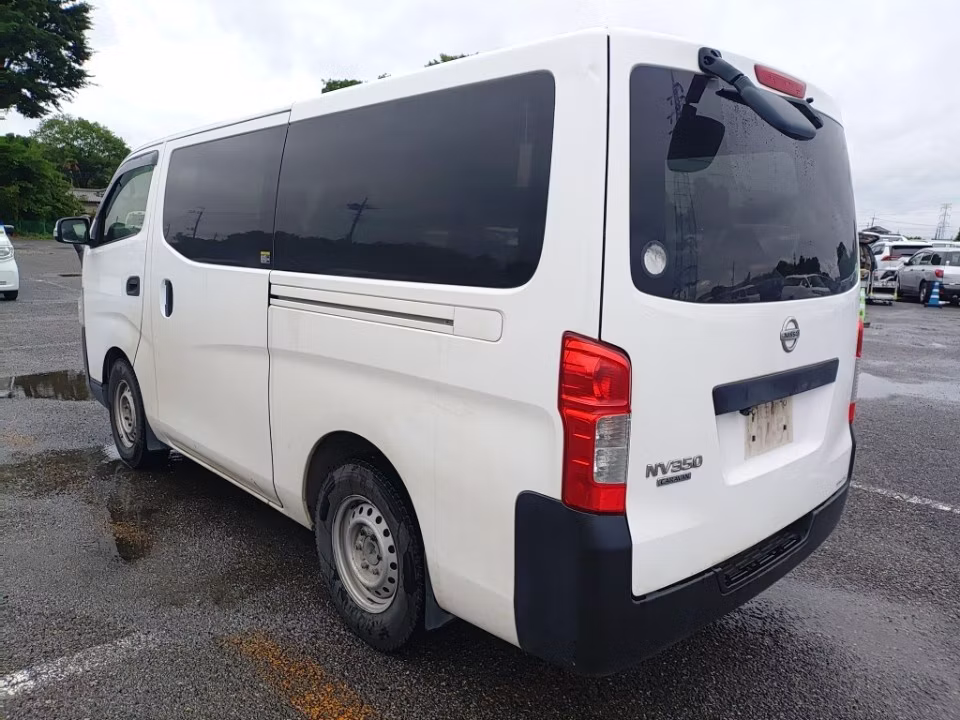 NISSAN NV350 CARAVAN