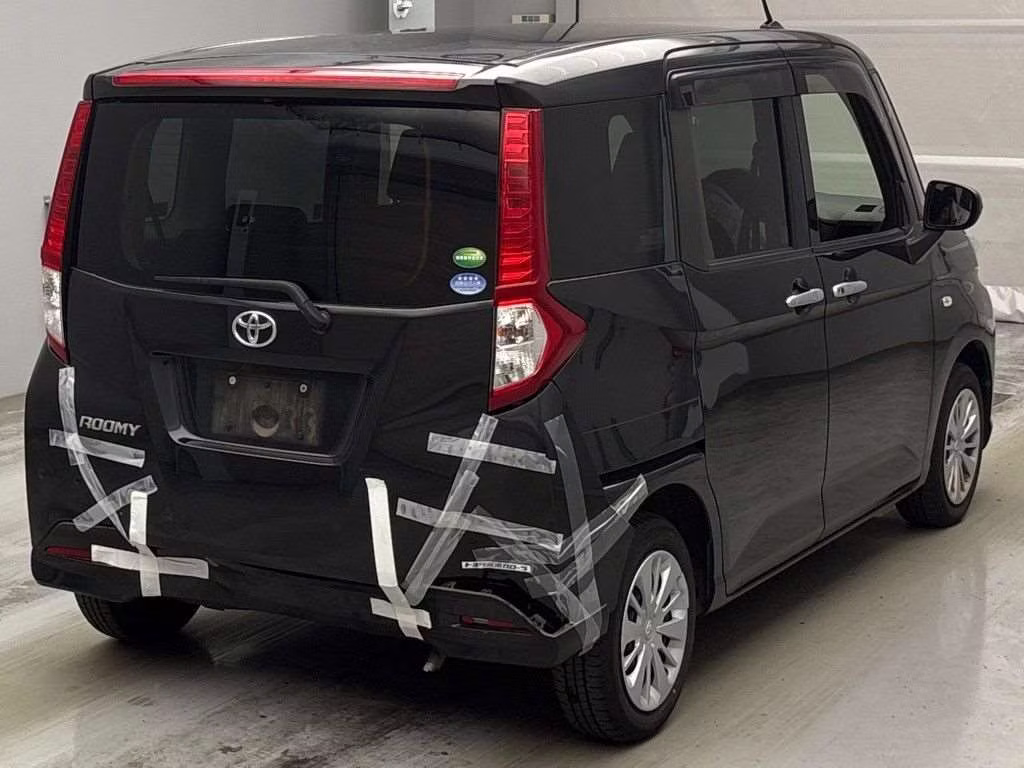 TOYOTA ROOMY