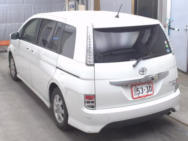 TOYOTA ISIS