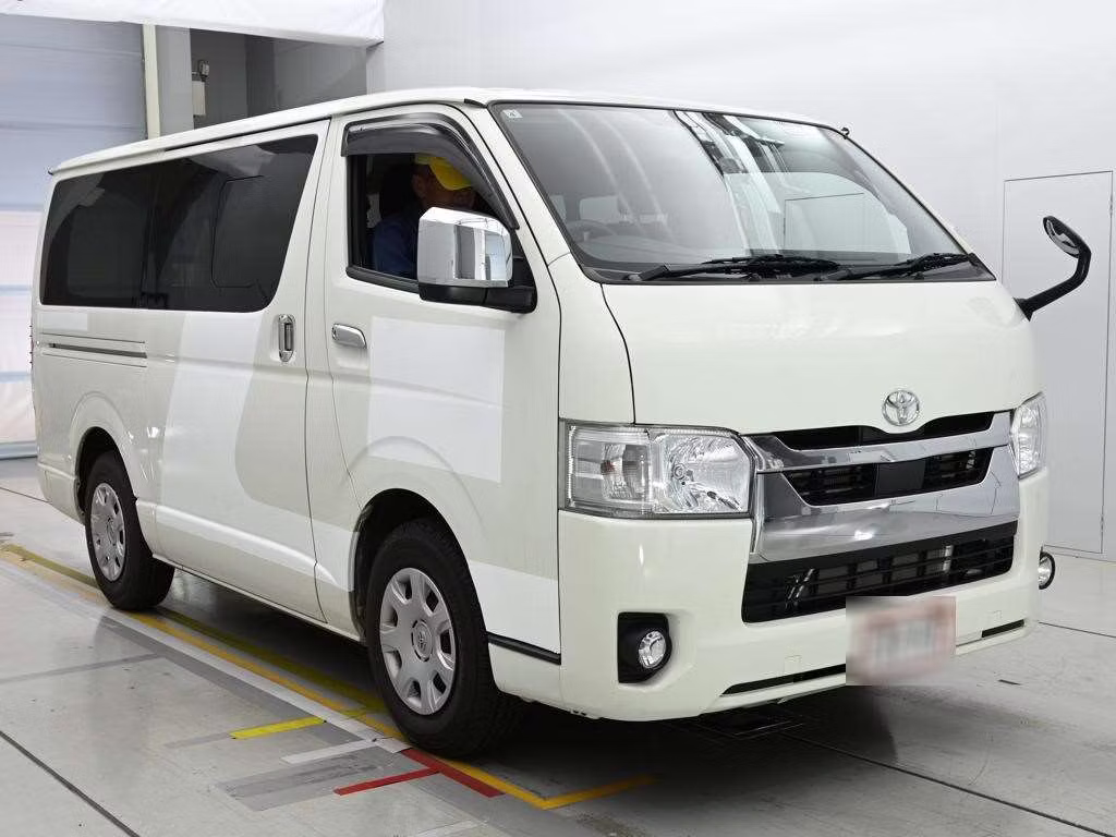 TOYOTA REGIUS ACE