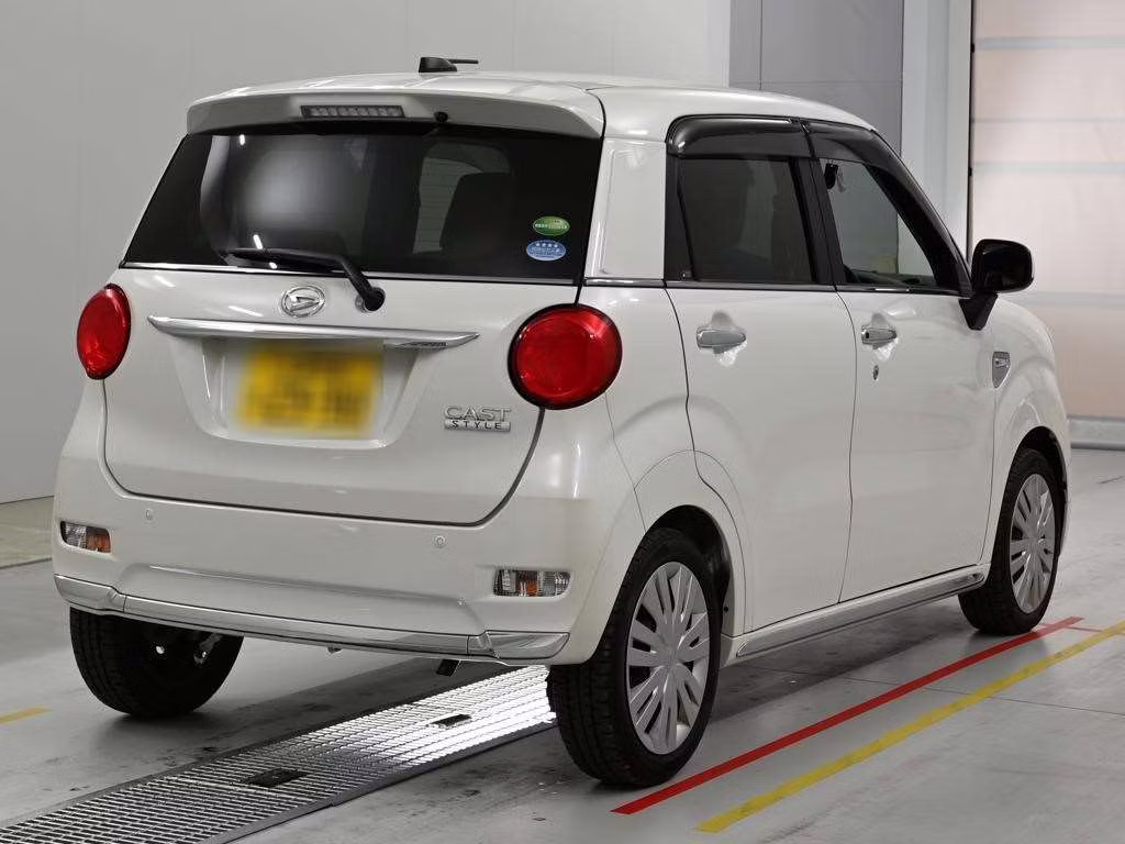 DAIHATSU CAST