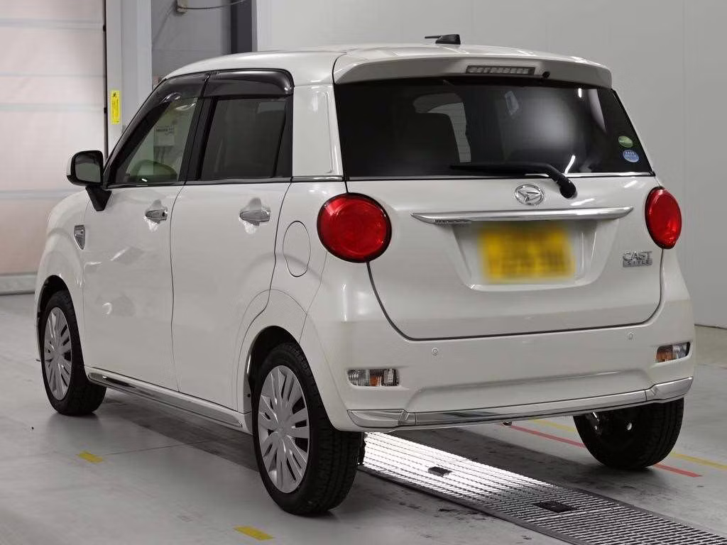 DAIHATSU CAST