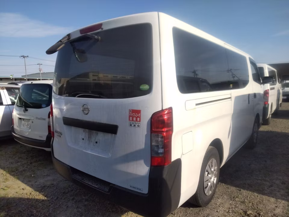 NISSAN NV350 CARAVAN