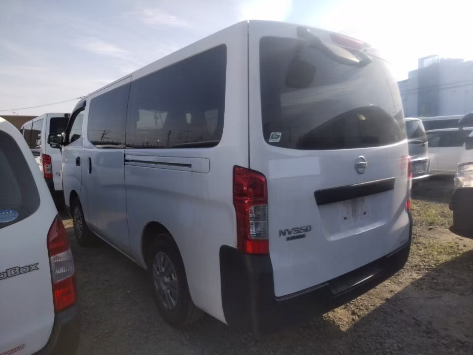 NISSAN NV350 CARAVAN