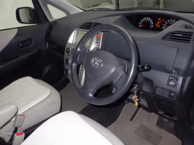 TOYOTA RACTIS