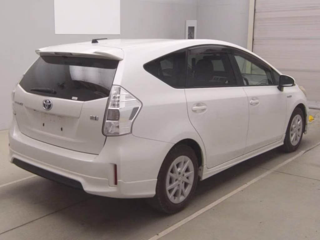 TOYOTA PRIUS ALPHA