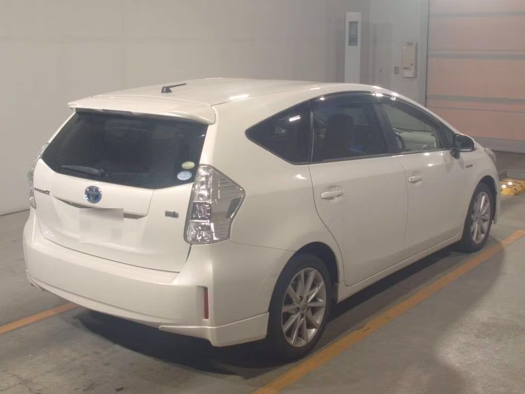 TOYOTA PRIUS ALPHA