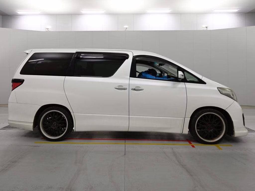 TOYOTA ALPHARD