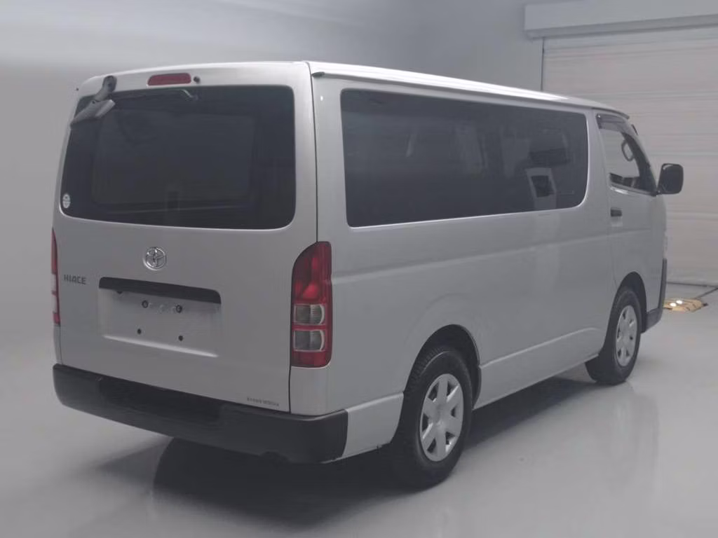 TOYOTA REGIUS ACE