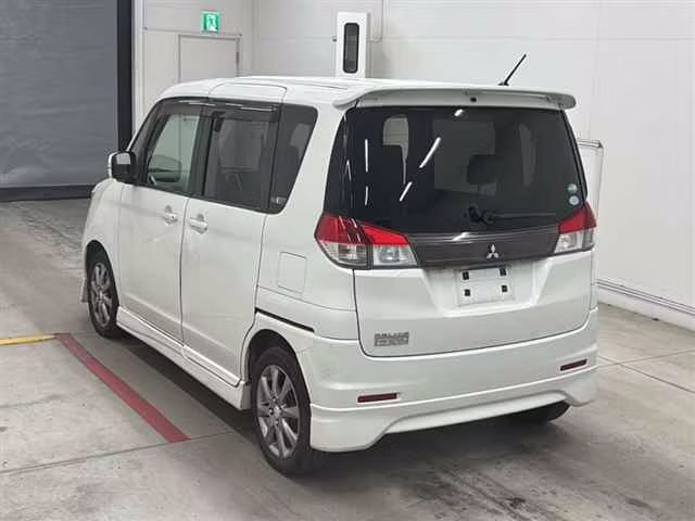 MITSUBISHI DELICA D:2