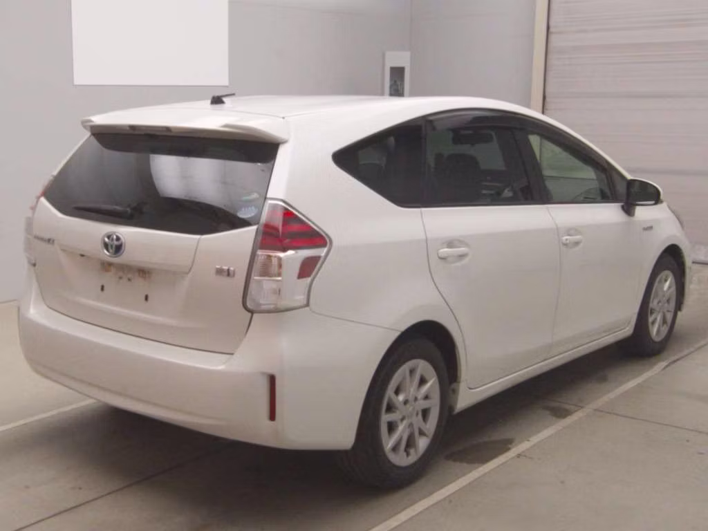 TOYOTA PRIUS ALPHA