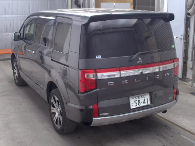 MITSUBISHI DELICA D:5