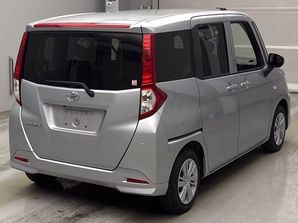 TOYOTA ROOMY