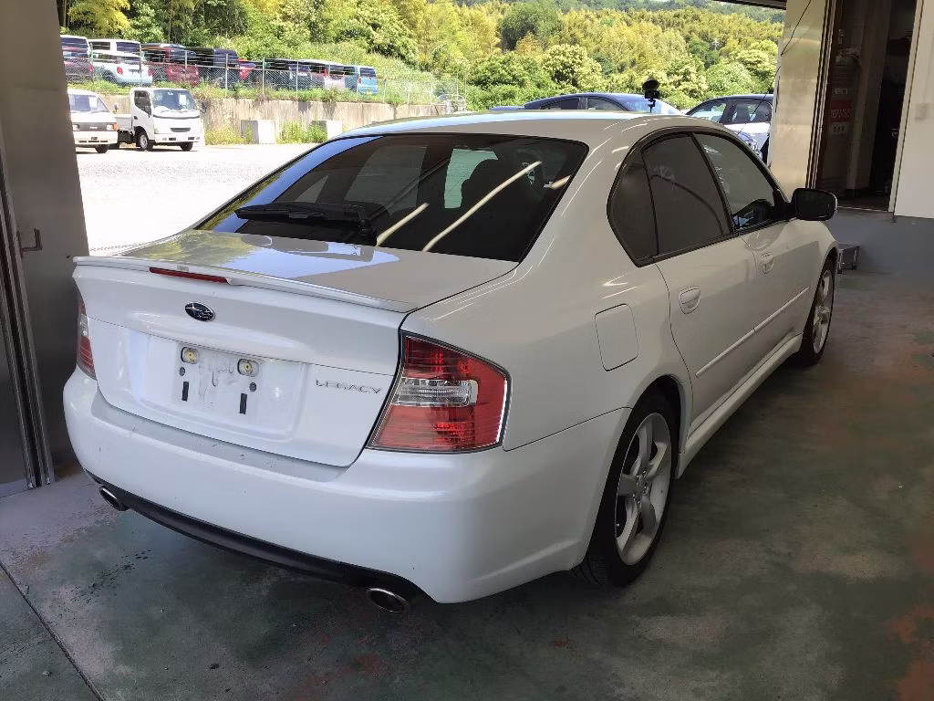 SUBARU LEGACY B4