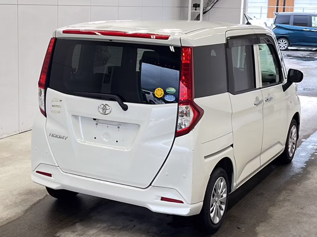 TOYOTA ROOMY