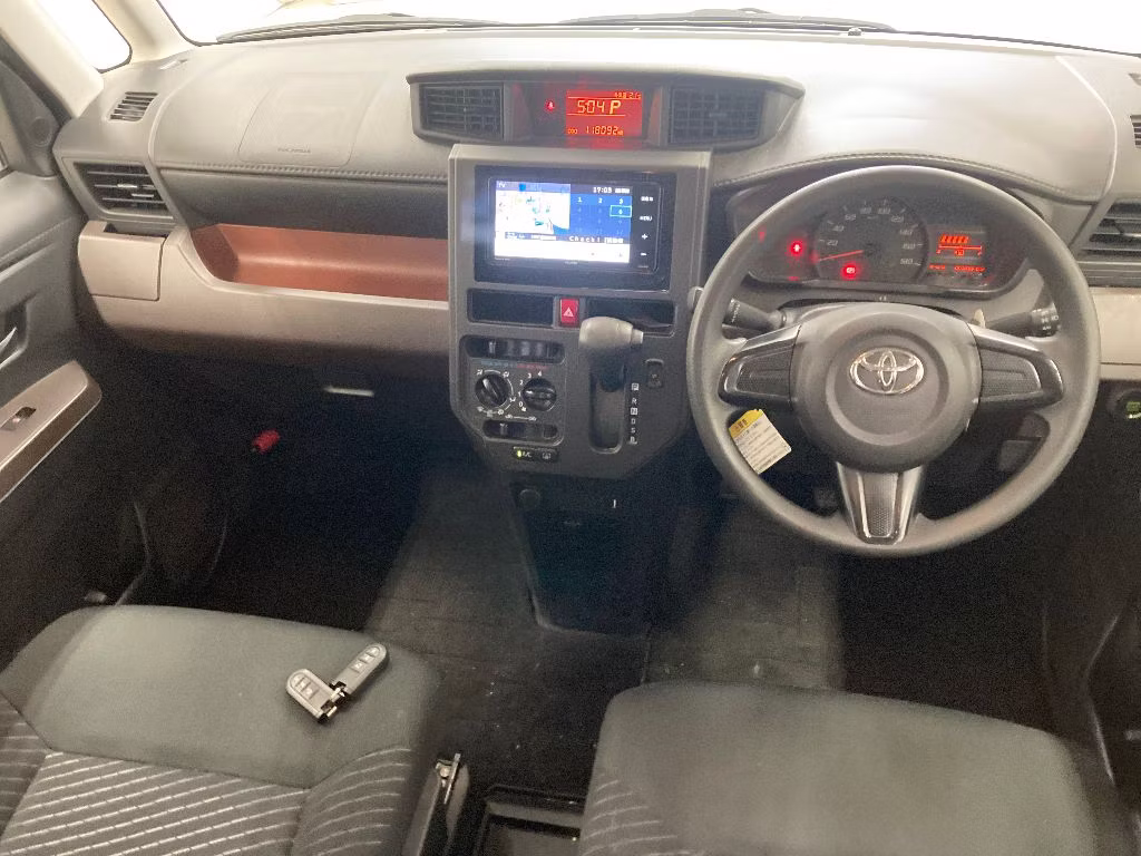 TOYOTA ROOMY