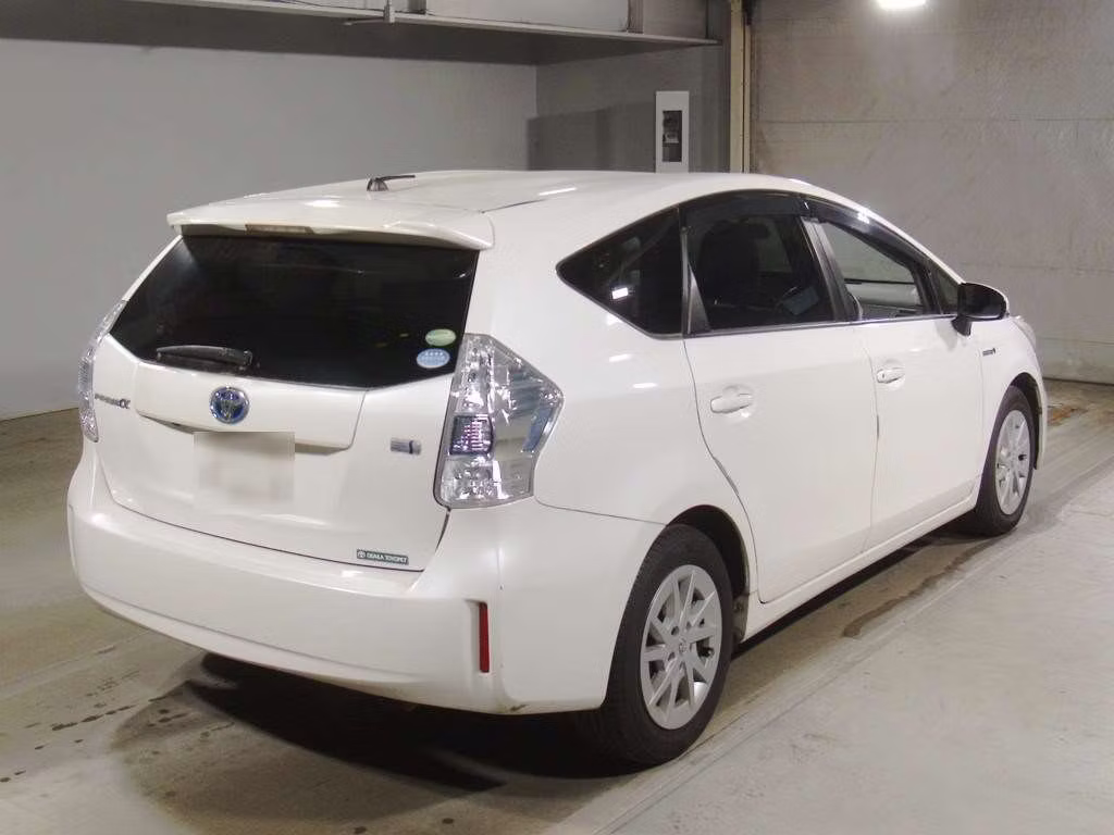 TOYOTA PRIUS ALPHA