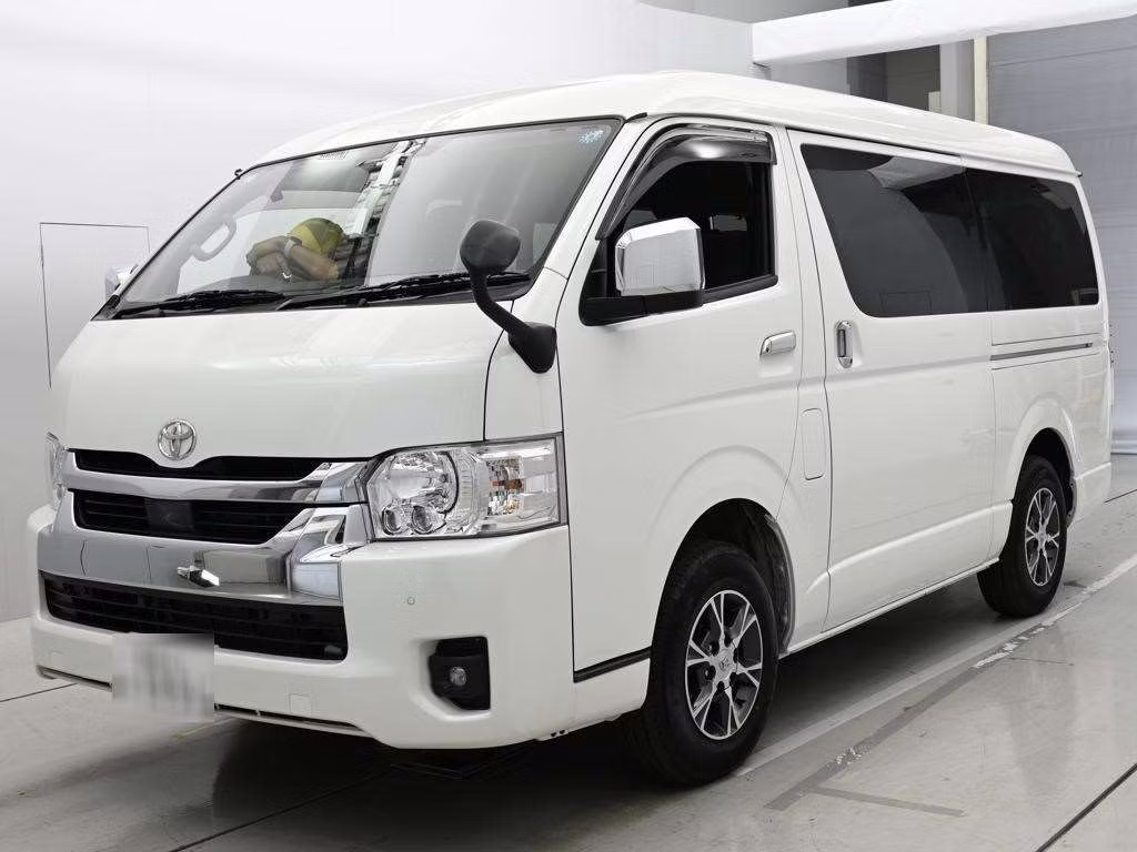 TOYOTA HIACE