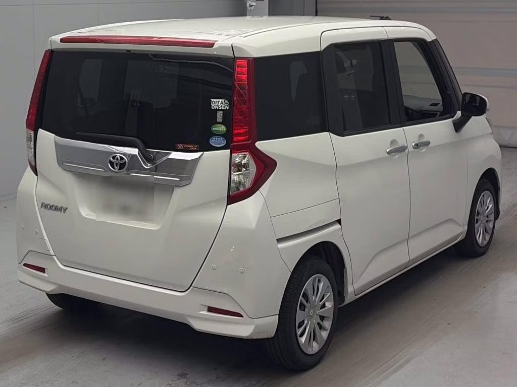 TOYOTA ROOMY