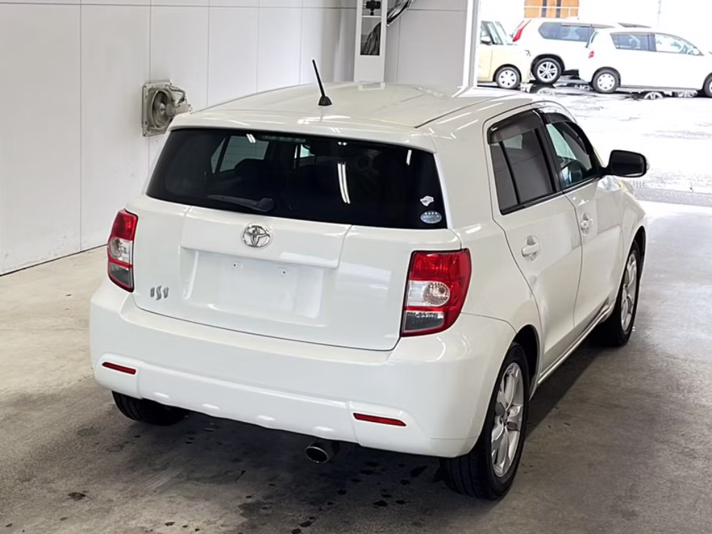 TOYOTA IST