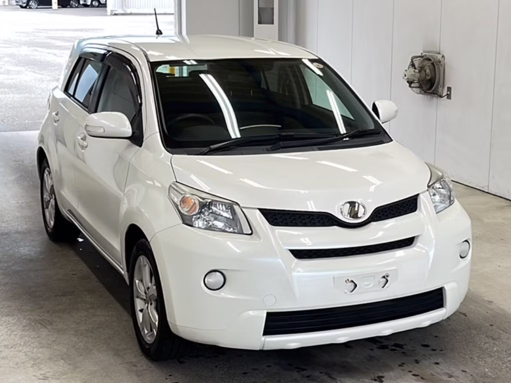 TOYOTA IST