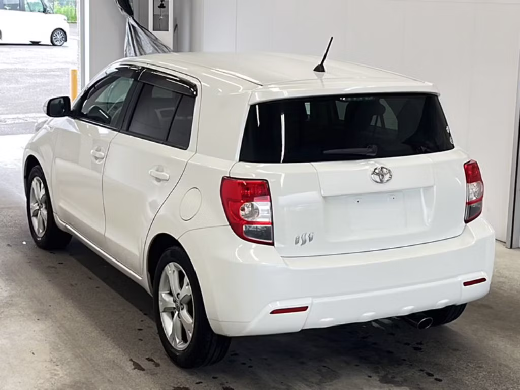 TOYOTA IST