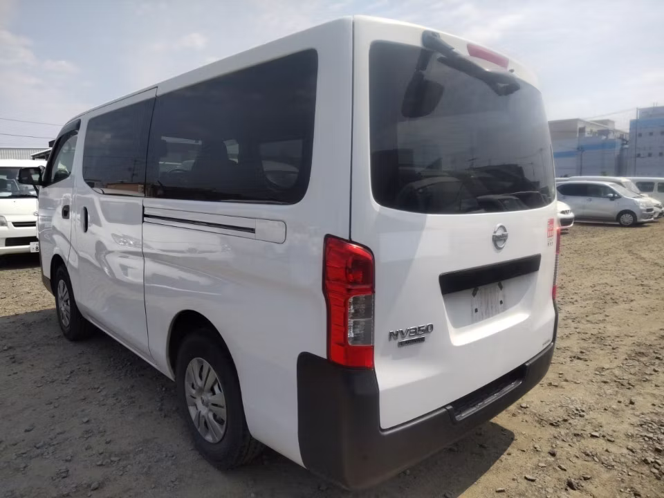 NISSAN NV350 CARAVAN