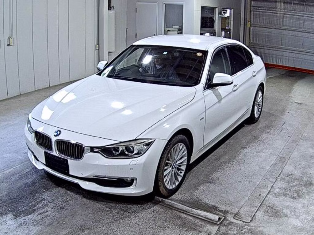 BMW 3-SERIES