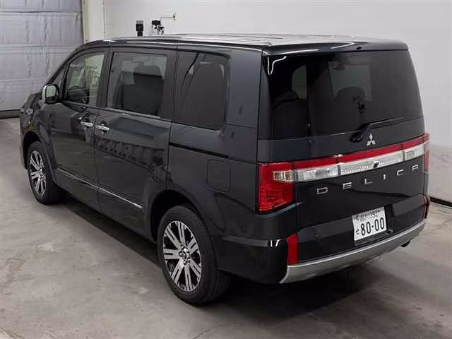 MITSUBISHI DELICA D:5