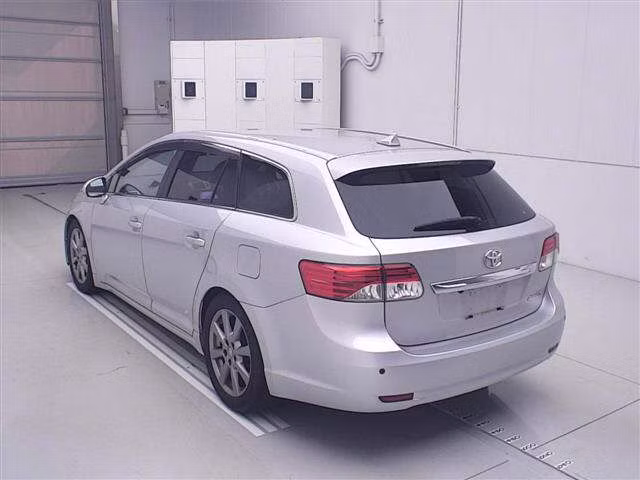 TOYOTA AVENSIS