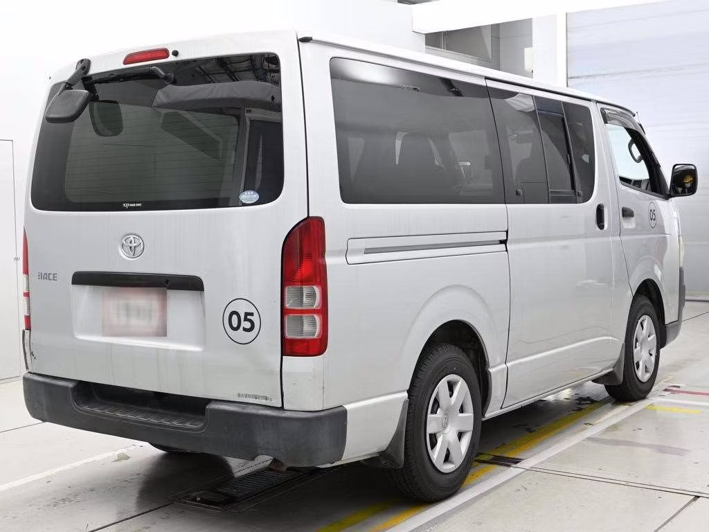 TOYOTA REGIUS ACE