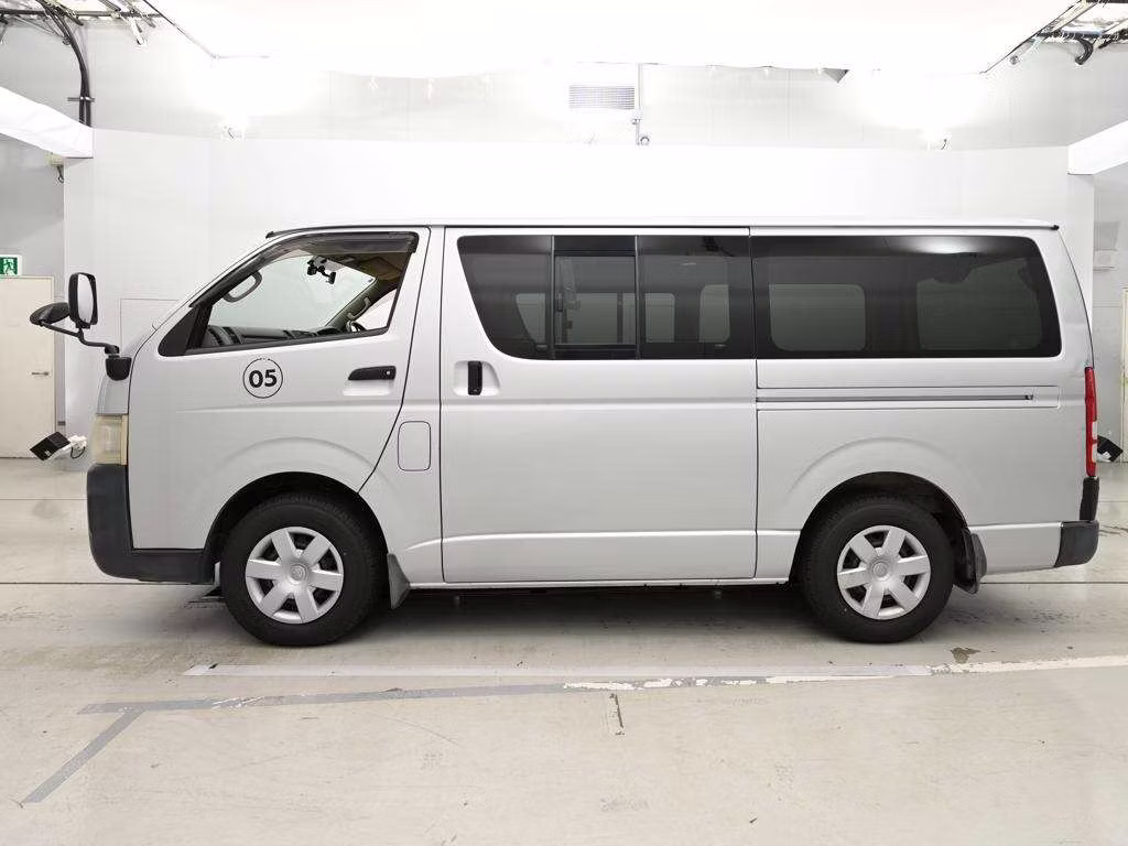 TOYOTA REGIUS ACE
