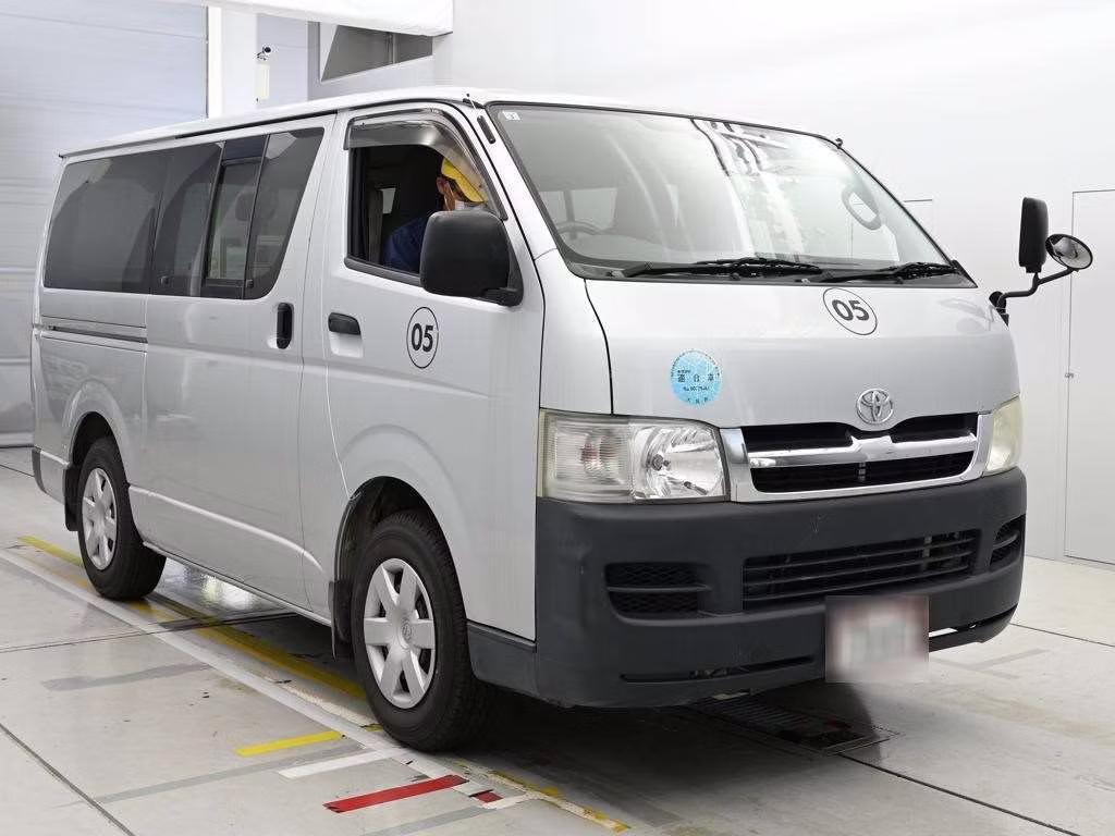 TOYOTA REGIUS ACE