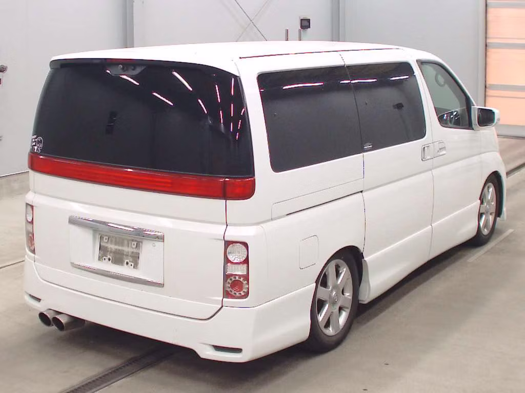NISSAN ELGRAND