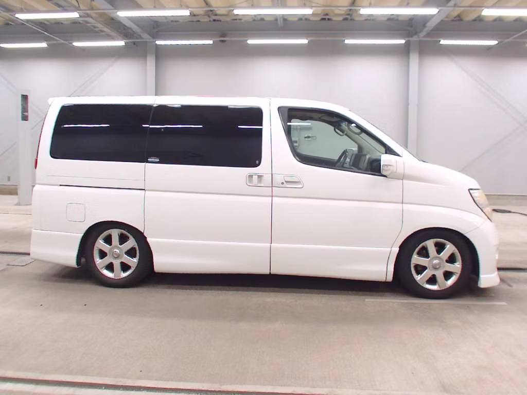 NISSAN ELGRAND