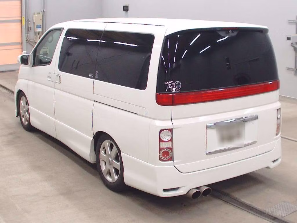 NISSAN ELGRAND
