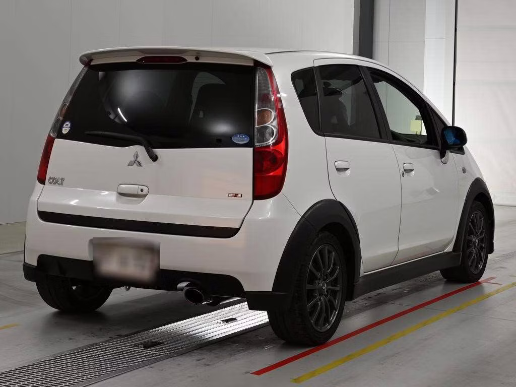 MITSUBISHI COLT