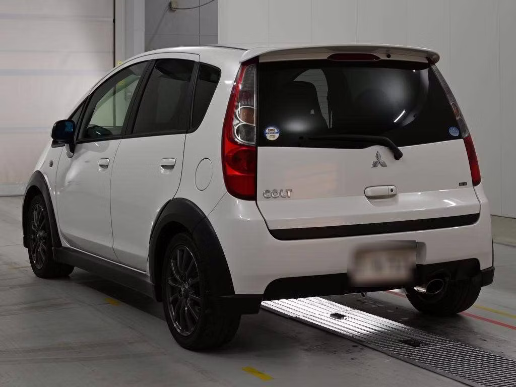 MITSUBISHI COLT